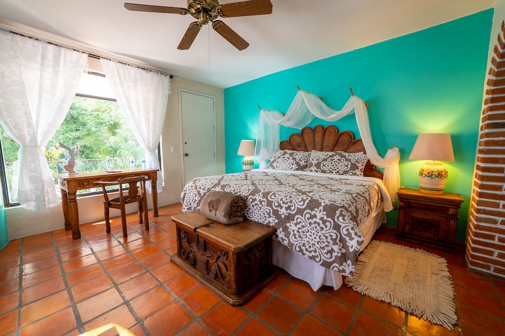 Charming Villas by Casa Holistic B&B view 3