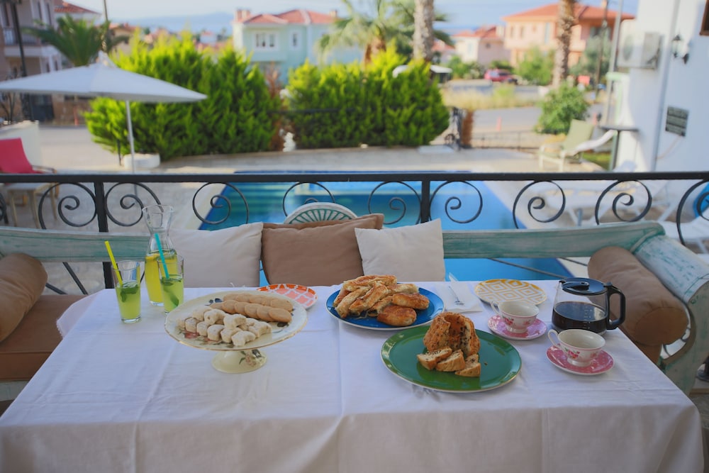 Cunda House Küçük Otel - Image 12