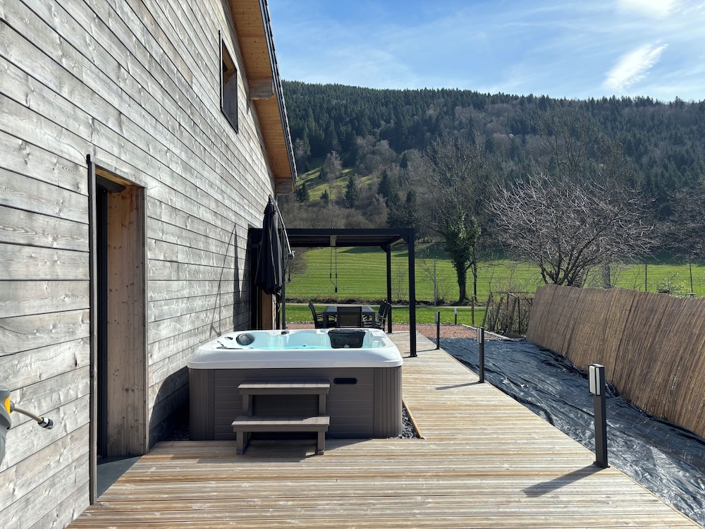 Grand Perce Neige & Jacuzzi privatif view 2