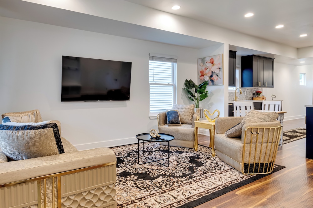 Central Indy Retreat In Walkable Location!