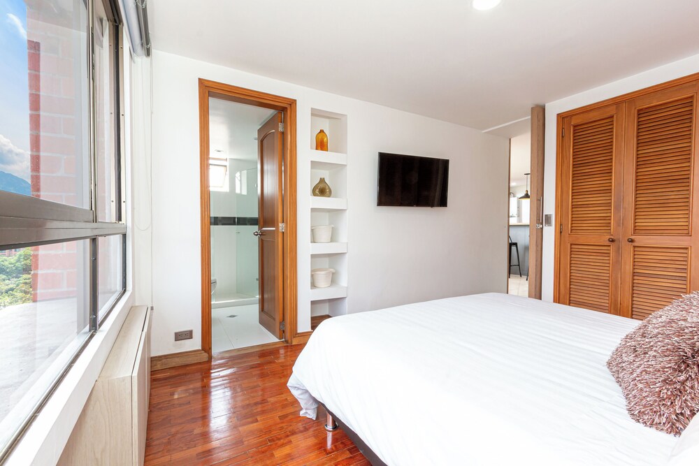 Edificio Alcazar de Oviedo BY Host Medellin