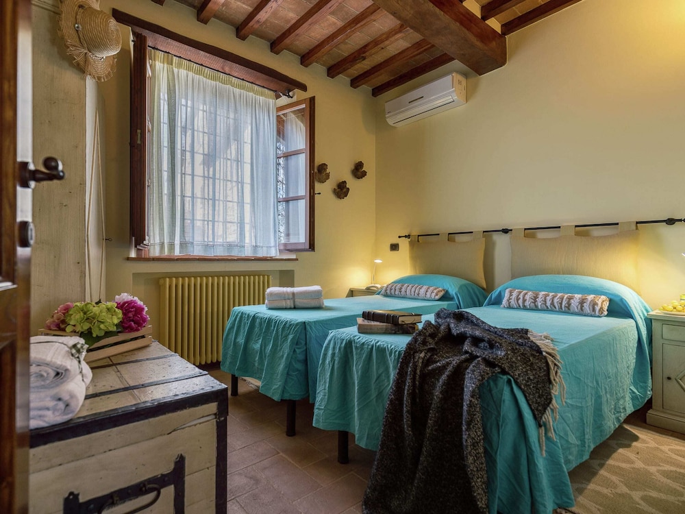Villa in Cortona With Private Pool view 4