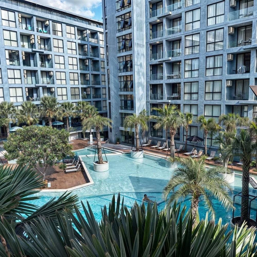 Rooftop Pool Gym 600 m to Beach C161
