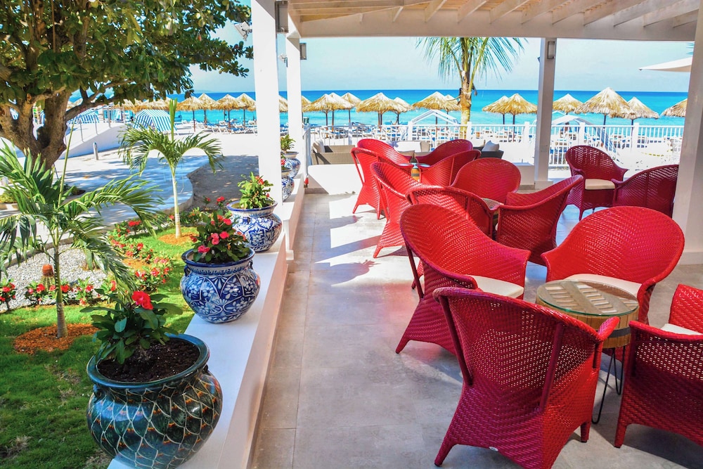 Grand Decameron Cornwall Beach, A Trademark All-Inclusive Resort