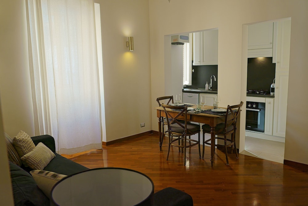 2 Bedroom Trastevere