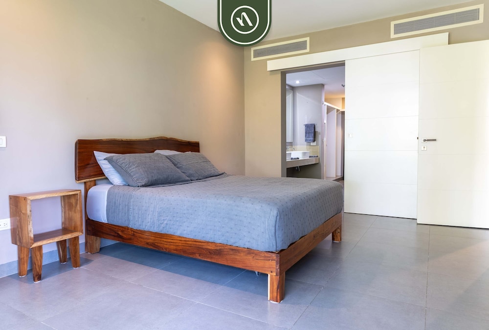 Nick Price Residences A 206