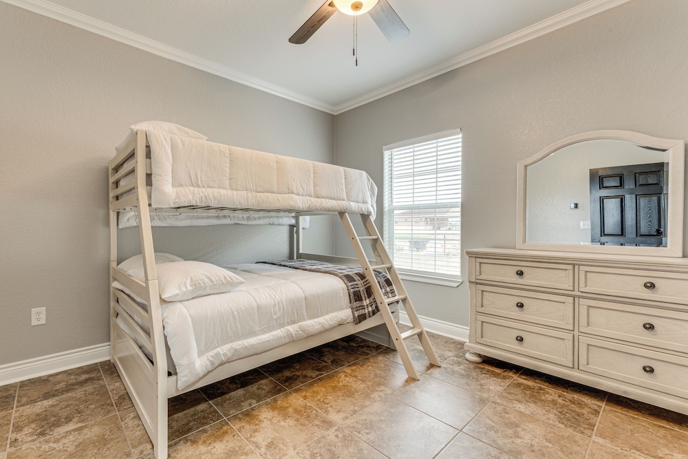 1 Mi From Lake: Pet-friendly Del Rio Gem