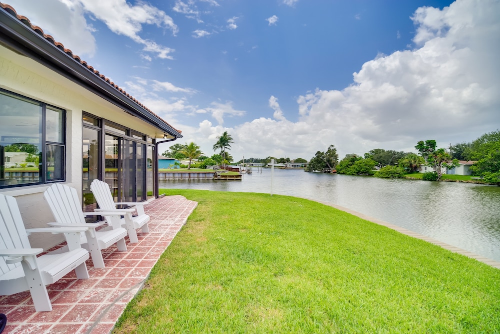 Cocoa Beach House on Banana River: Walk to Ocean! view 2