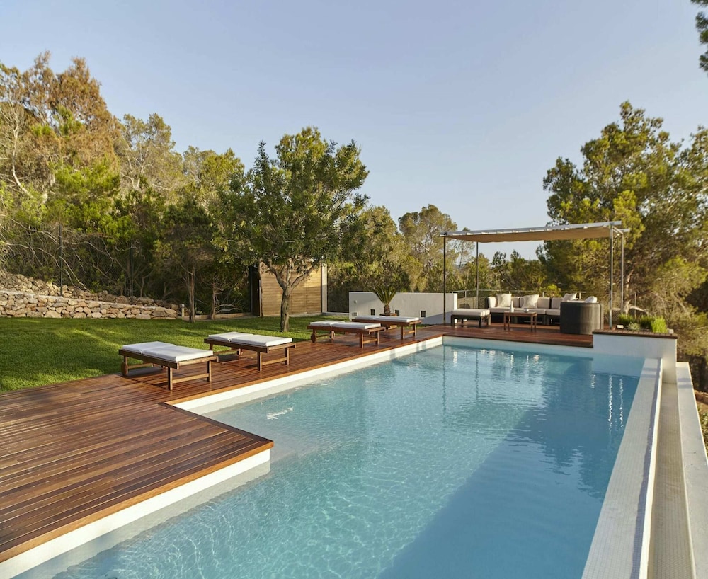 Luxury Villa With sea and Sunsets Views