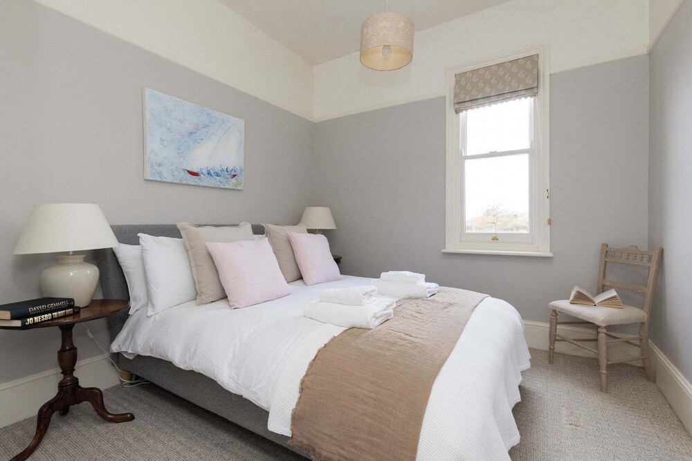 Victorian House Sleeps 14 Pool and Gardens