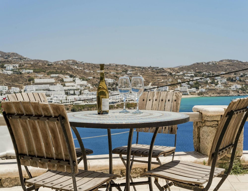 Unique Cycladic Villa With Pool