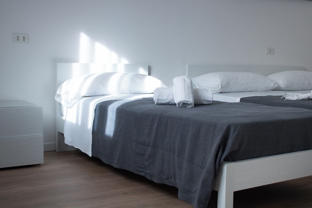 Modern Apartment Near the Beach