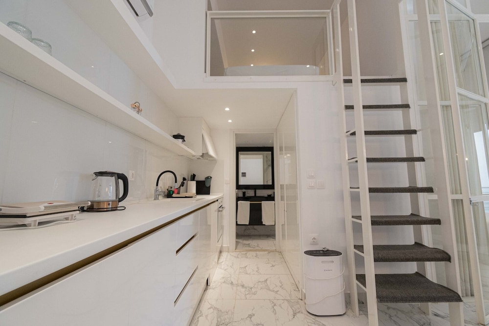 4 Elements Earth Luxury Suites