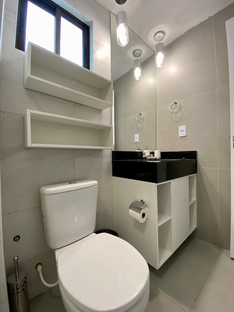Flat a 120 metros das Piscinas Naturais