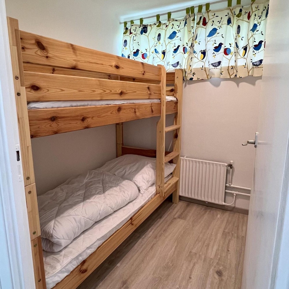 Pet-friendly Bungalow Near Beach
