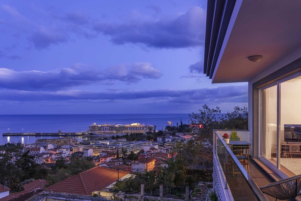 Duplex With sea and Mountain Views, Casa do Castelo view 5