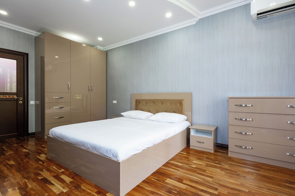 Apartment by Luxe Group DI777