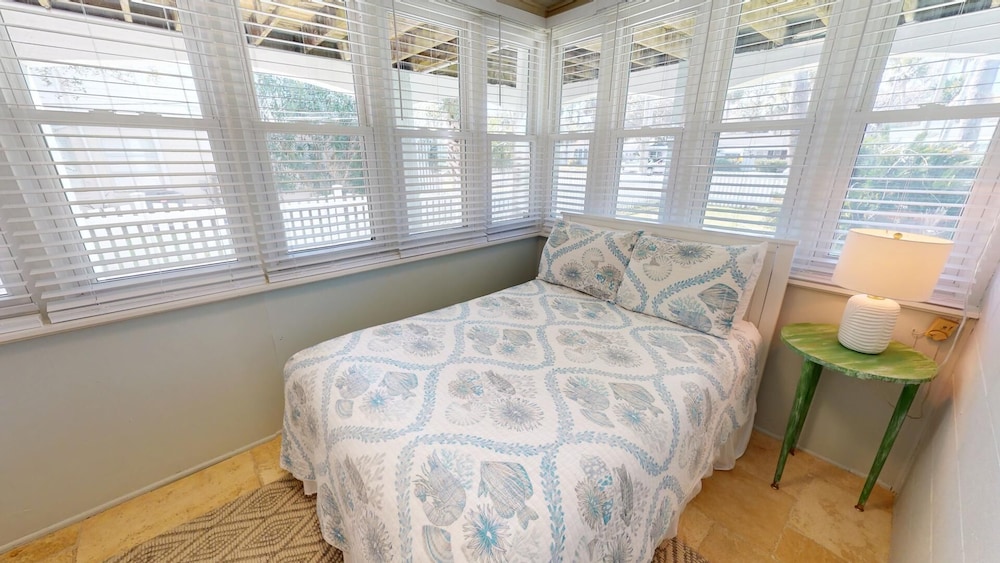 Peach on the Beach by Tybee Vacation Rentals