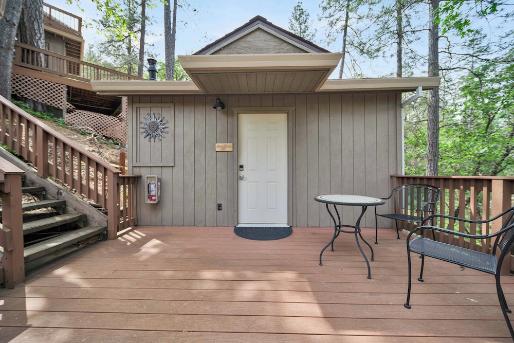 The Inn at Shasta Lake