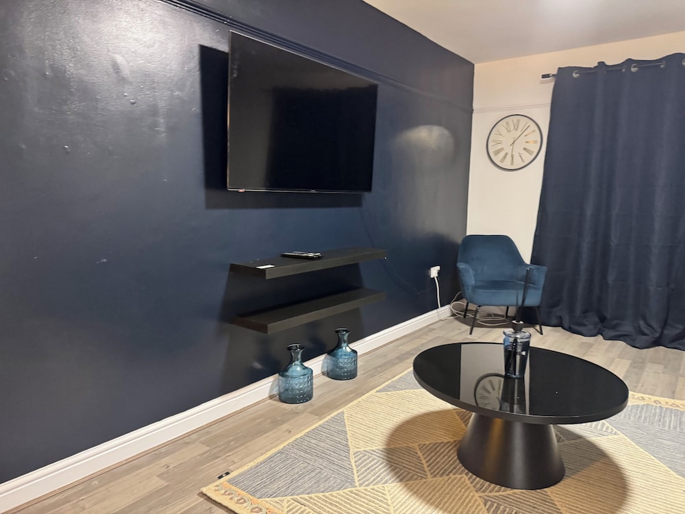Corporate 3bedroom home with parking