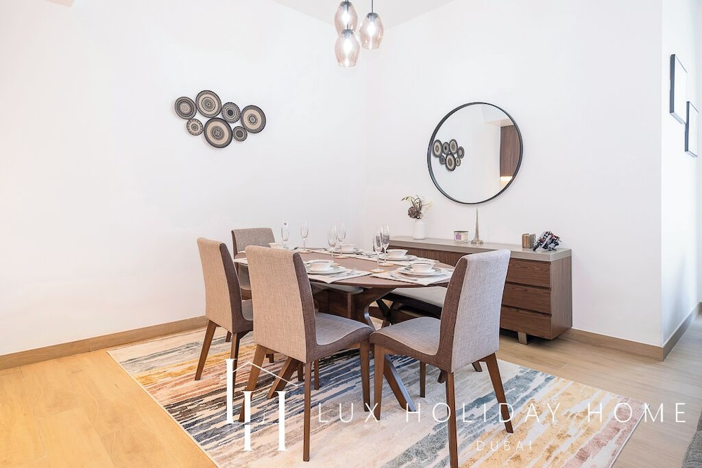 LUX The Elegant Sea View Suite