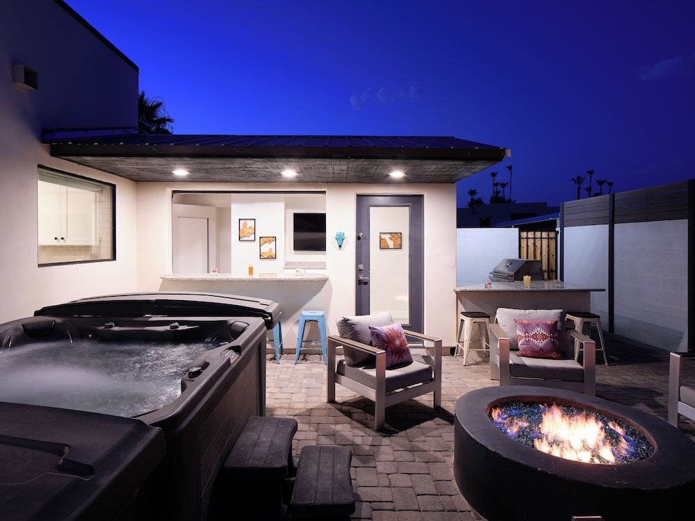 Sunset - Private Pool & Spa - Walk to Old Town