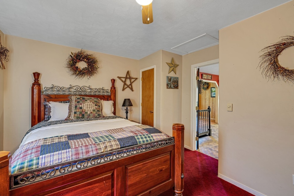 Riverside Serenity: A Picturesque Retreat 2 Bedroom Cottage by RedAwning view 3