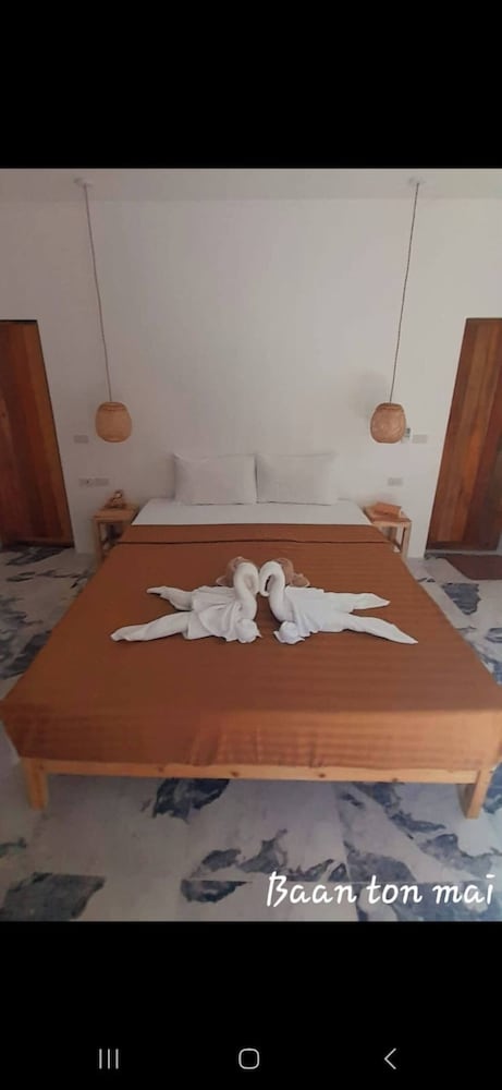 2 Bedrooms 400 m From the Beach
