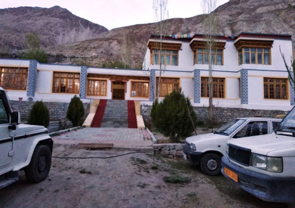 TIH Kailash Mansarovar Home Stay & Guest HS