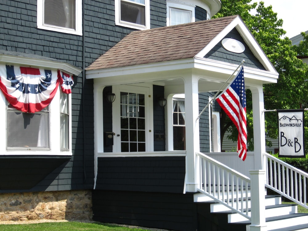 Hotel Baldwinsville B&B - Image 1