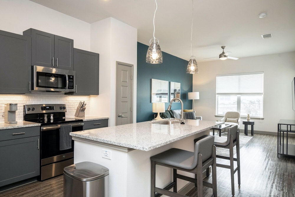 Landing Apartments Huntersville - Henderson Circle