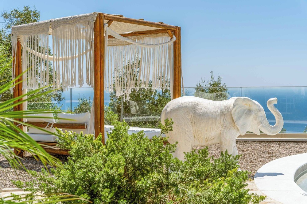 Horizon Blue Villa