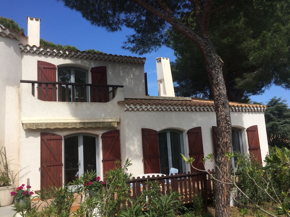 Maison d'hotes naturiste Villa PaulAna view 5