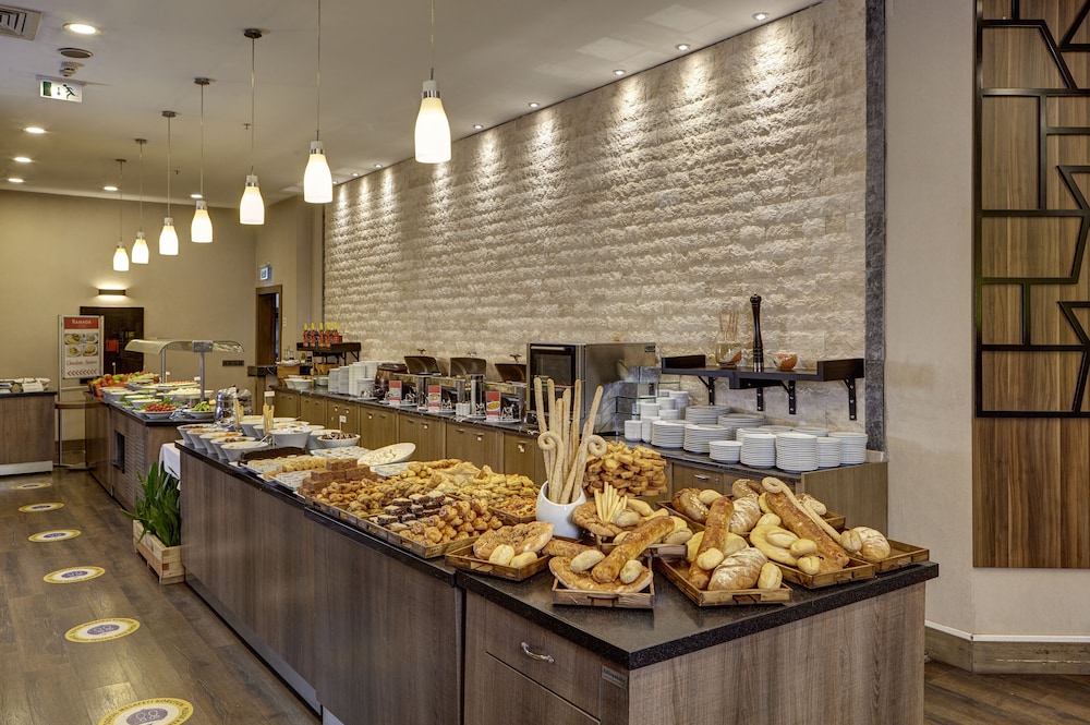 Ramada Plaza by Wyndham İzmir - Image 22