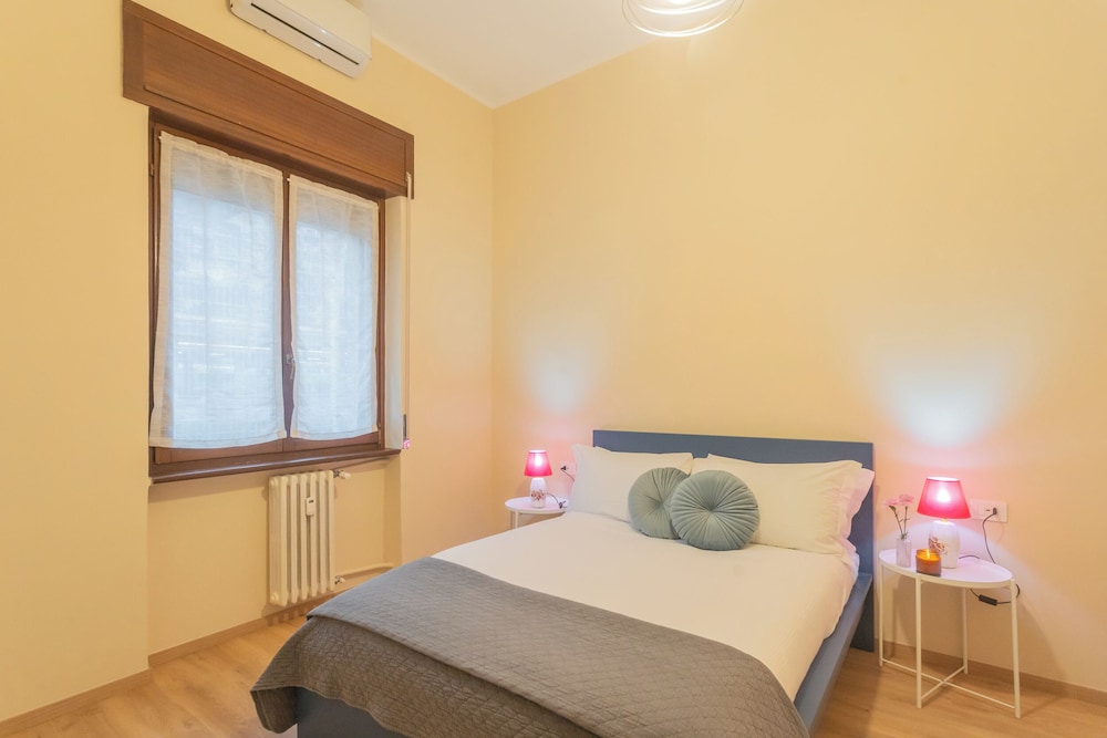 Simar Apartments nearby Como S.G. Train Station by Rent all Como
