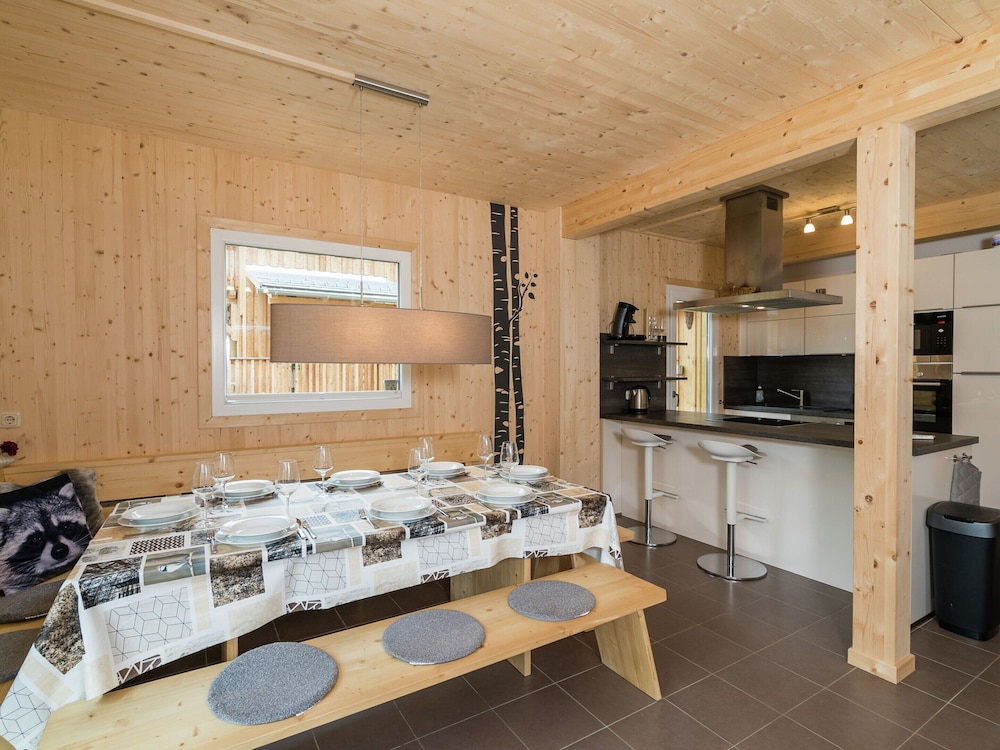 Luxurious Chalet in Sankt Lorenzen ob Murau With Jacuzzi