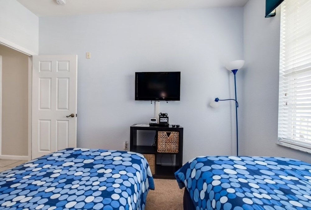 Windsor Palms 3 Bed Condo 2 Minutes Walk To Clubh 3 Bedroom Condo by Redawning