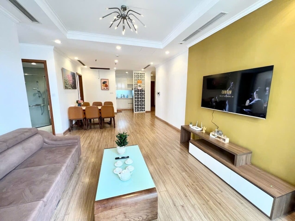 Bom Homestay Vinhomes Times City