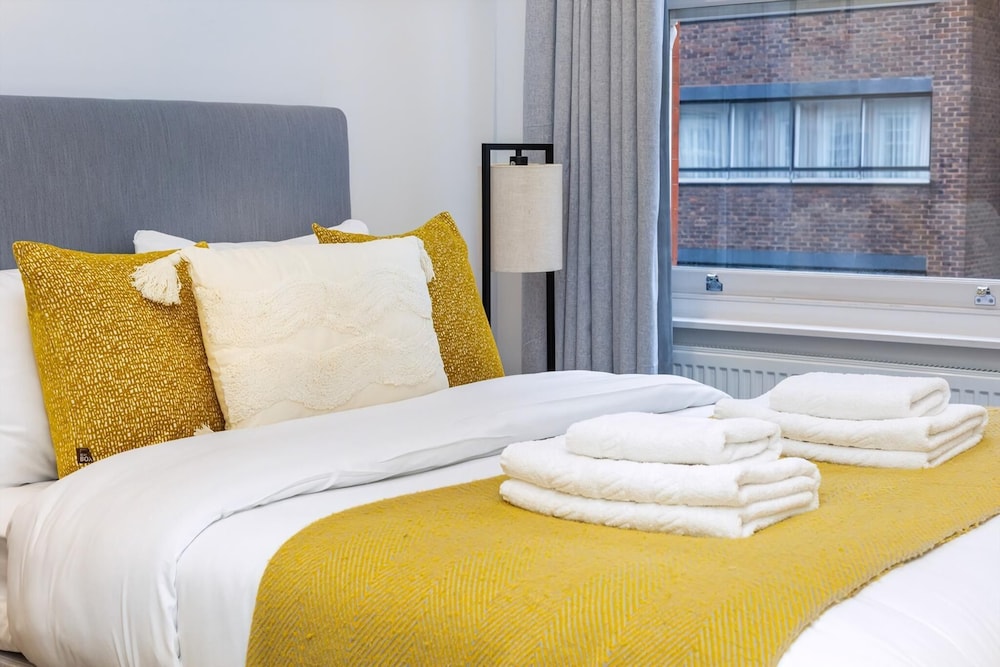 Modern Flat, Steps From Oxford Street!
