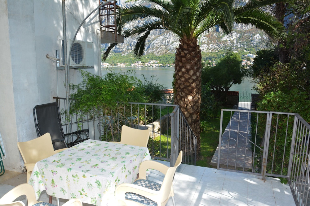 Apartments Cirkovic