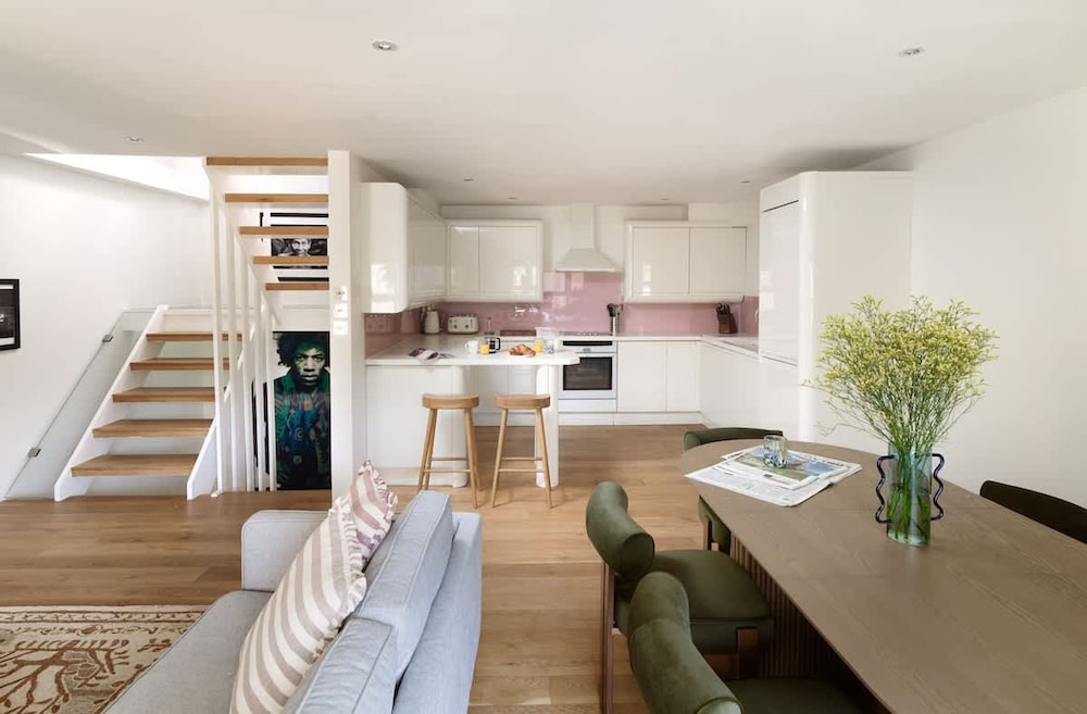 The Iconic Portobello Mews House