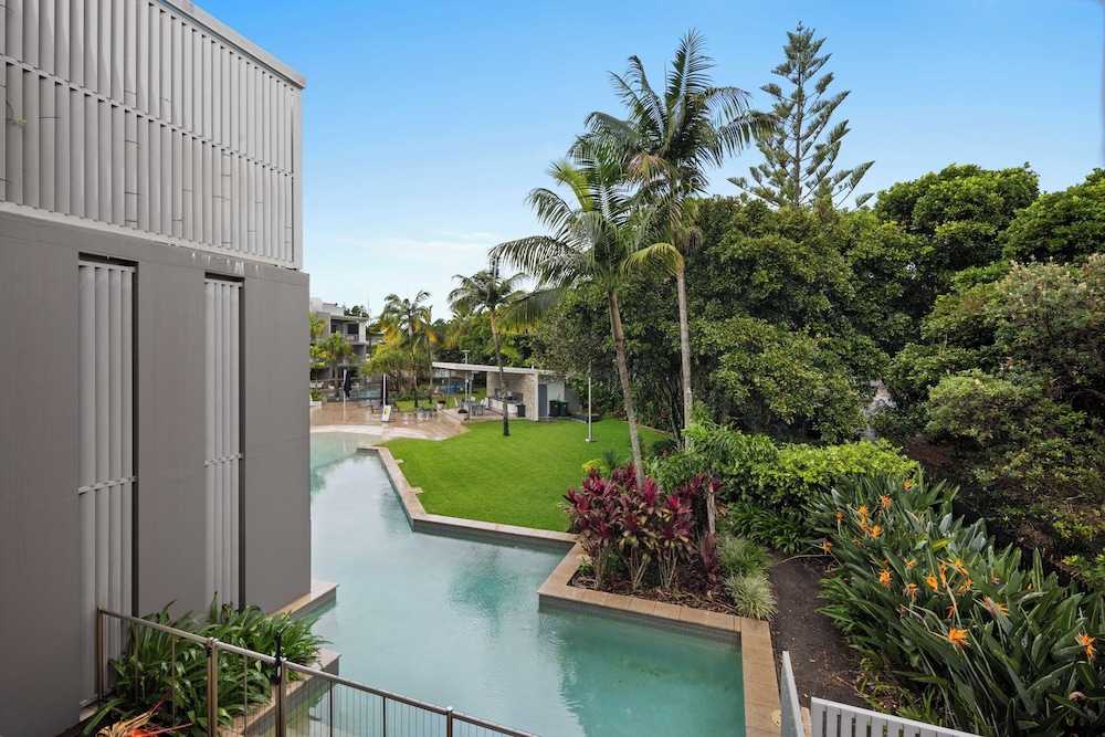 Pool View 3-Bed Oasis in Drift Resort