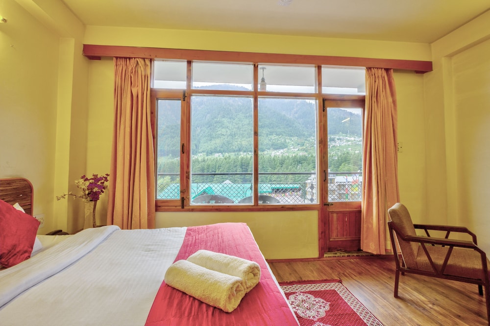 Hotel Monarch Residency Manali