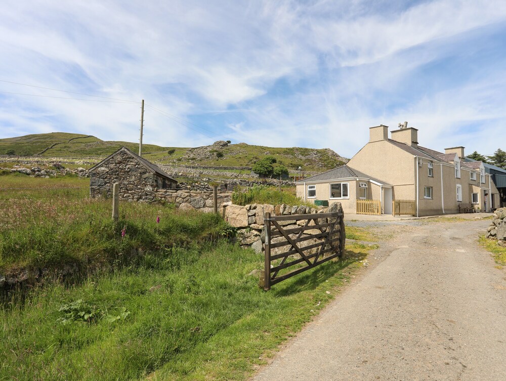 Cwm Ceiliog Annex