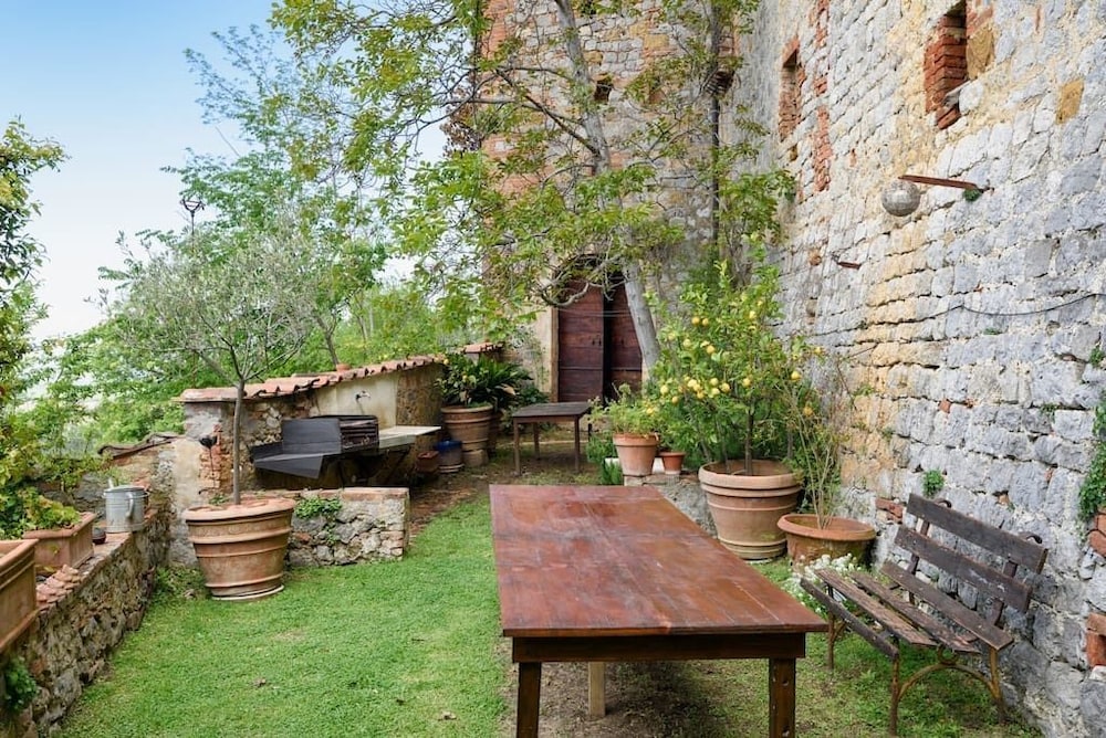 Castello Montelifrè