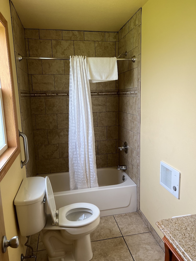 All Star Inn & Suites