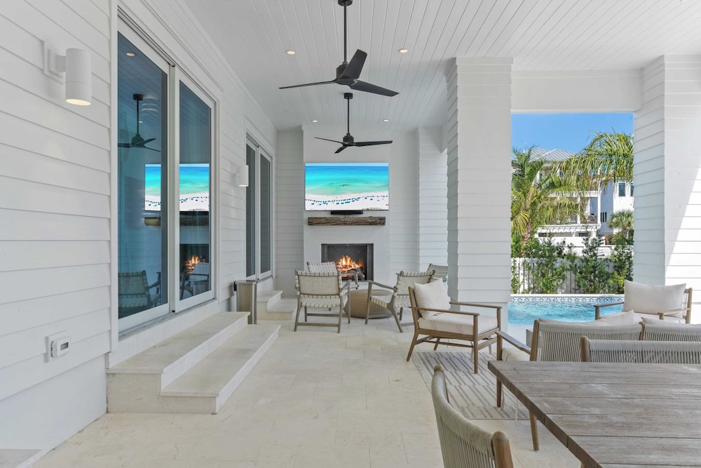 Sleeps 24 Beach Retreat w/ Pool, Rooftop Deck, Steps to Inlet Beach & Near Rosemary, Alys, Seacrest Dining & Shops The Palm 30A by Avantstay