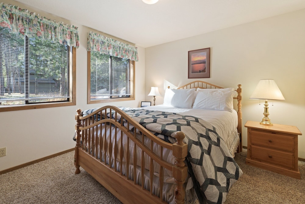 Blue Goose 16 4 Bedroom Home