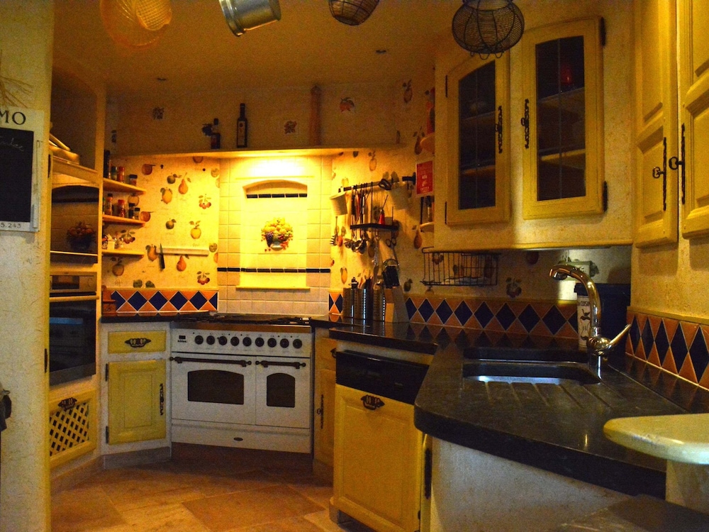 Photo 12
