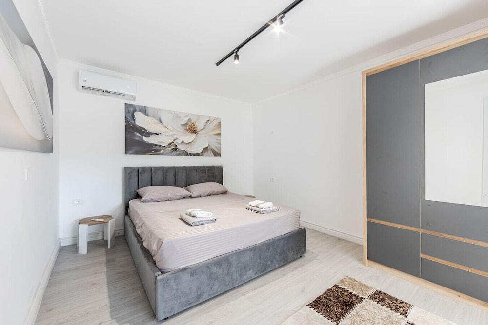 Green Luxe Suite 2 in Shkod r